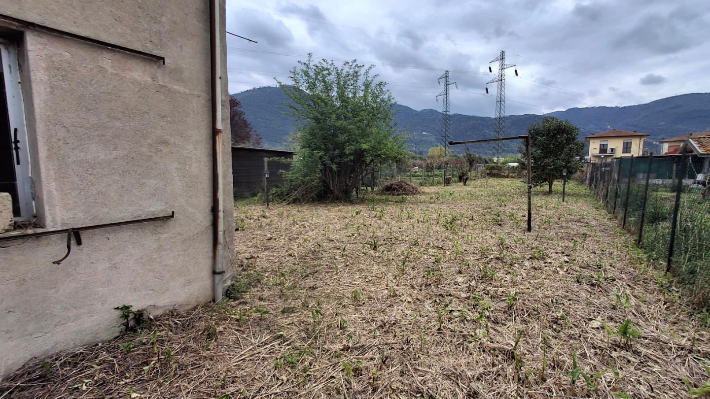 Immagine 3 di Garage in vendita  a San Giuliano Terme