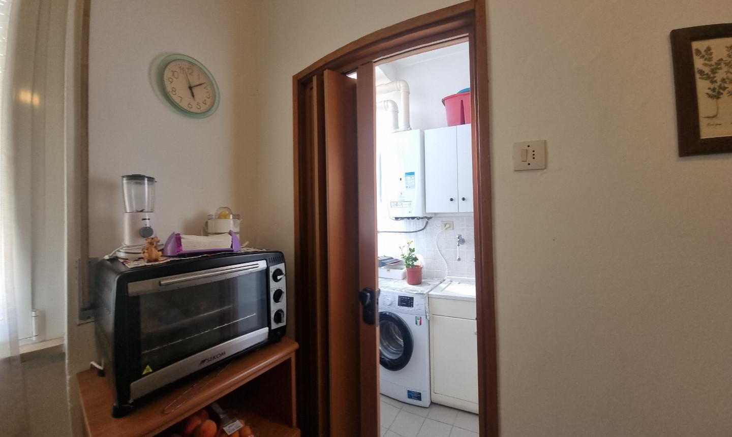 Immagine 6 di Appartamento in vendita  a Livorno