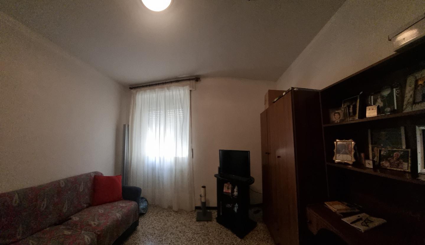 Immagine 13 di Appartamento in vendita  a Livorno