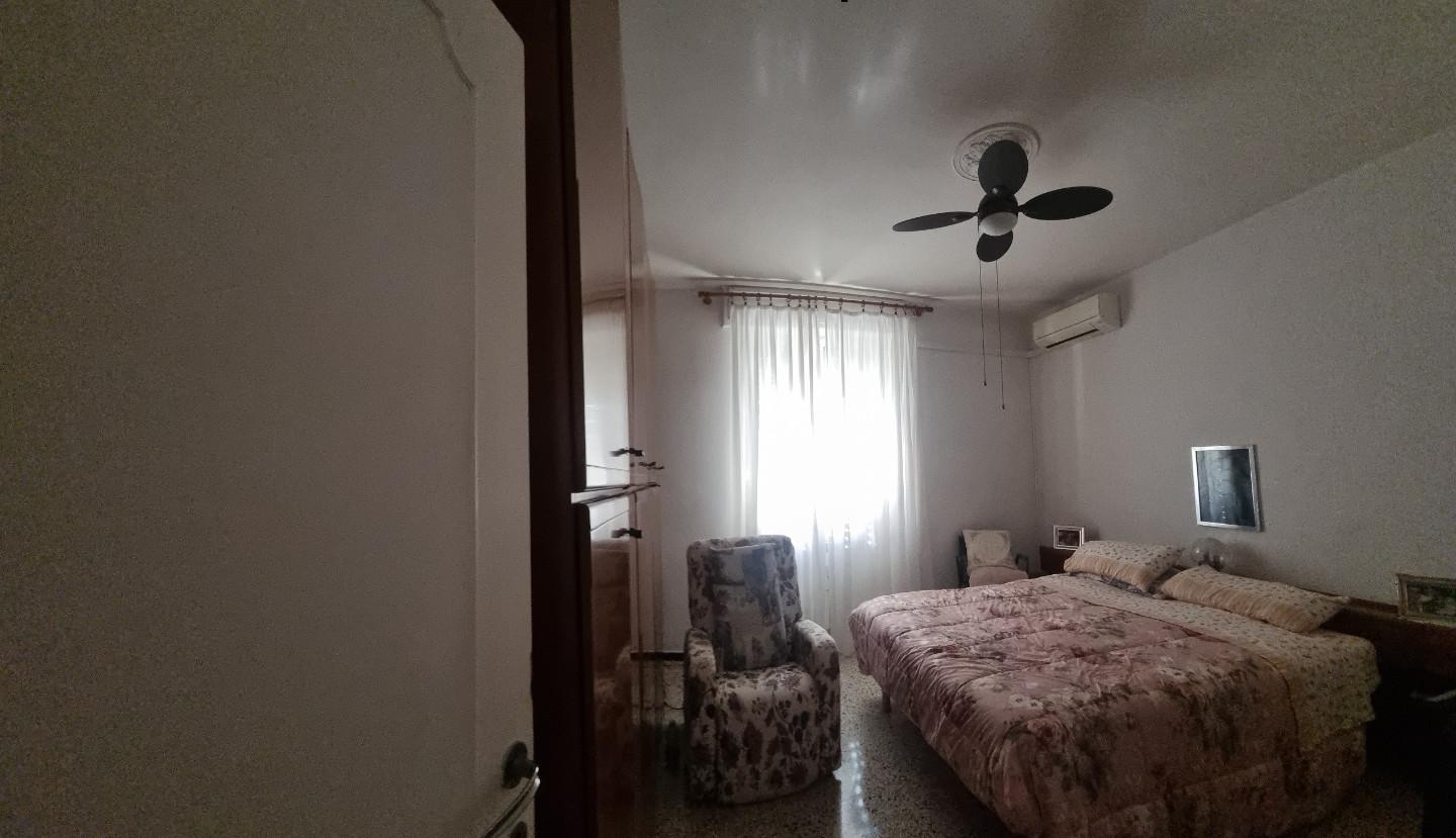 Immagine 11 di Appartamento in vendita  a Livorno