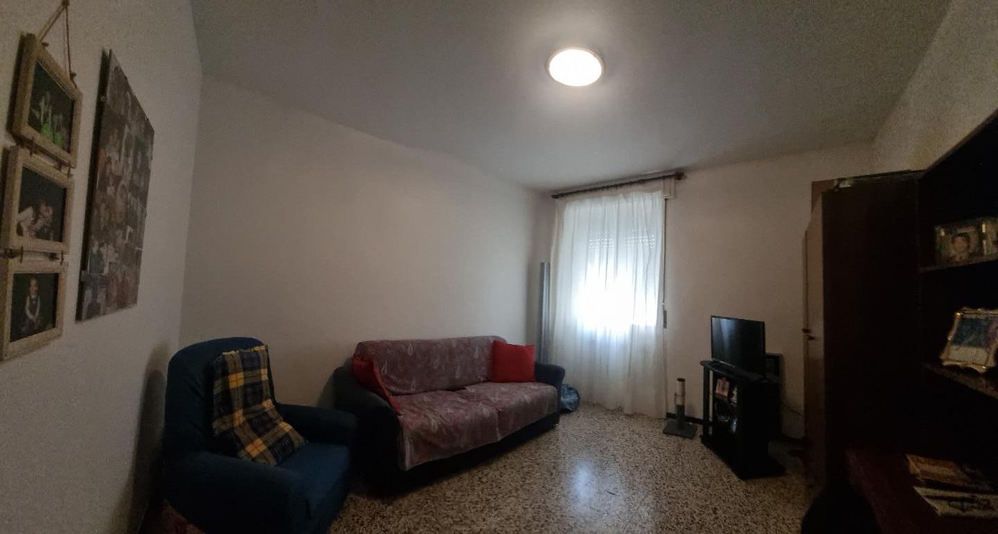 Immagine 10 di Appartamento in vendita  a Livorno