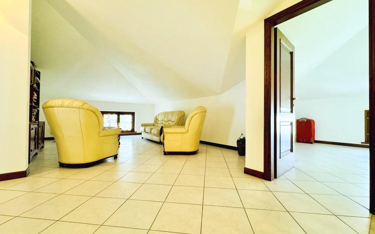 Immagine 35 di Villa in vendita  a Pietrasanta