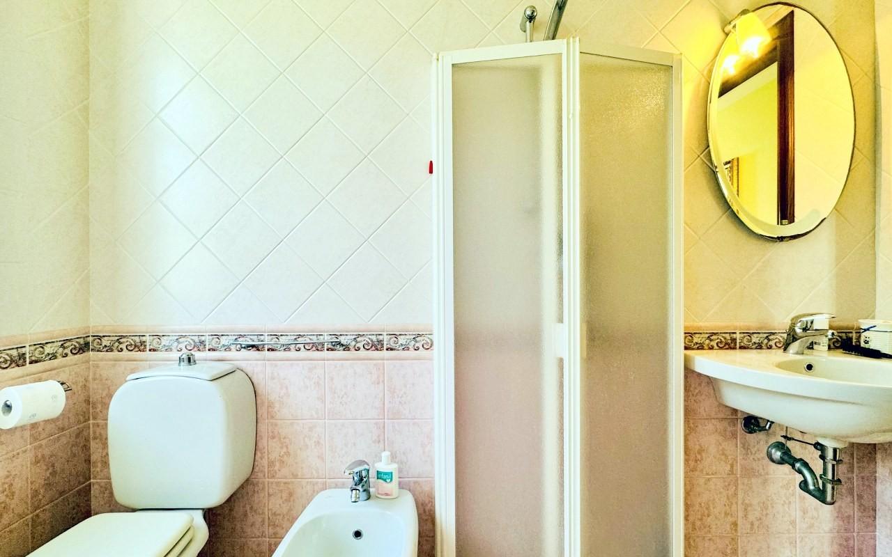 Immagine 14 di Villa in vendita  a Pietrasanta