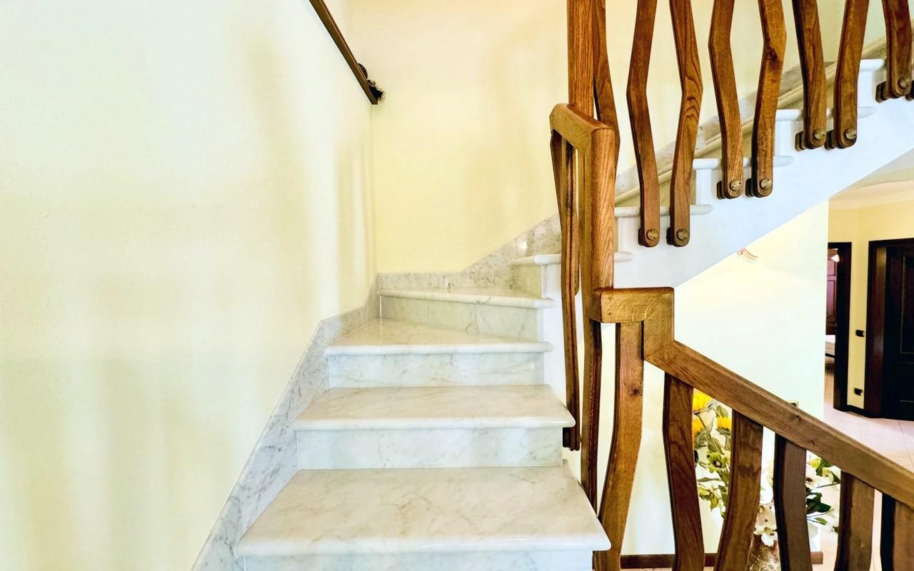 Immagine 33 di Villa in vendita  a Pietrasanta