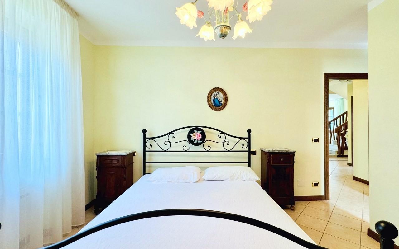 Immagine 23 di Villa in vendita  a Pietrasanta