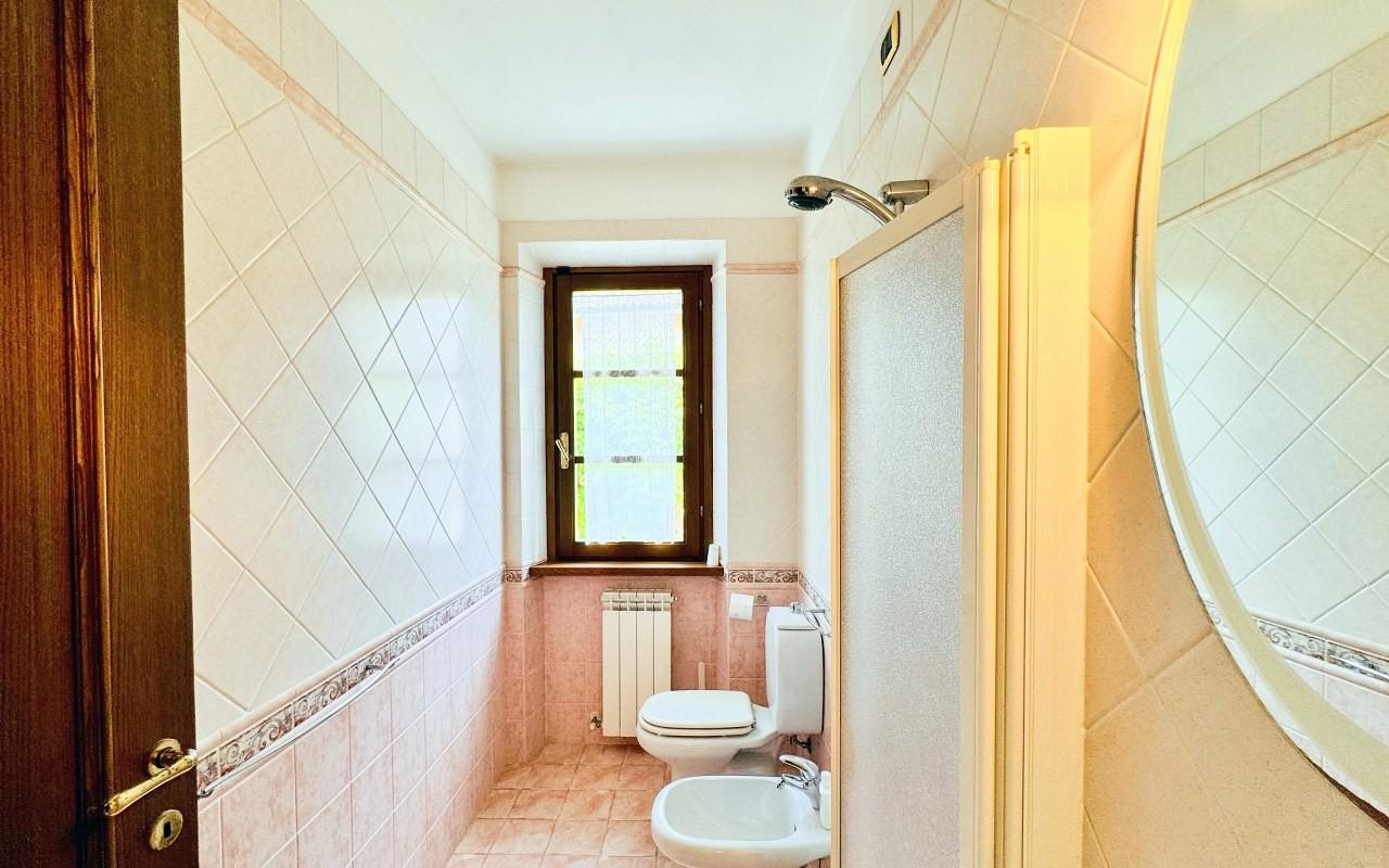 Immagine 13 di Villa in vendita  a Pietrasanta