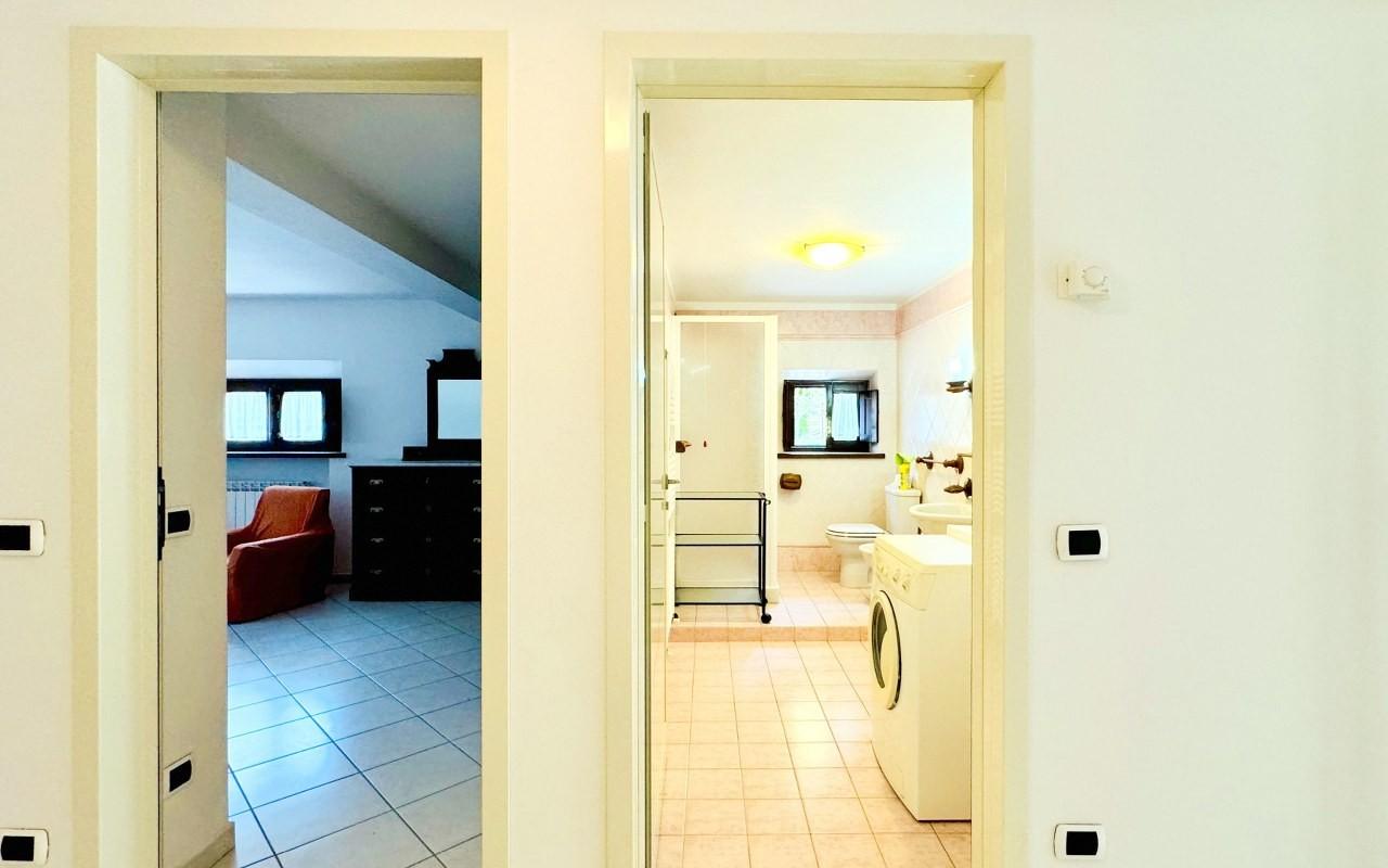 Immagine 54 di Villa in vendita  a Pietrasanta