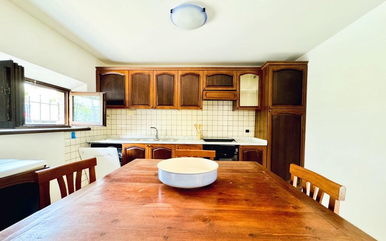 Immagine 49 di Villa in vendita  a Pietrasanta