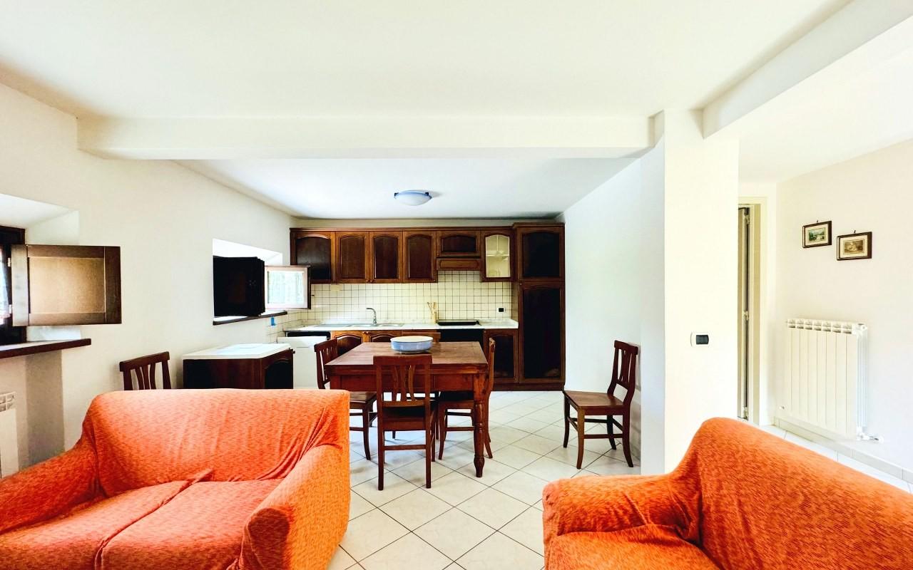 Immagine 48 di Villa in vendita  a Pietrasanta