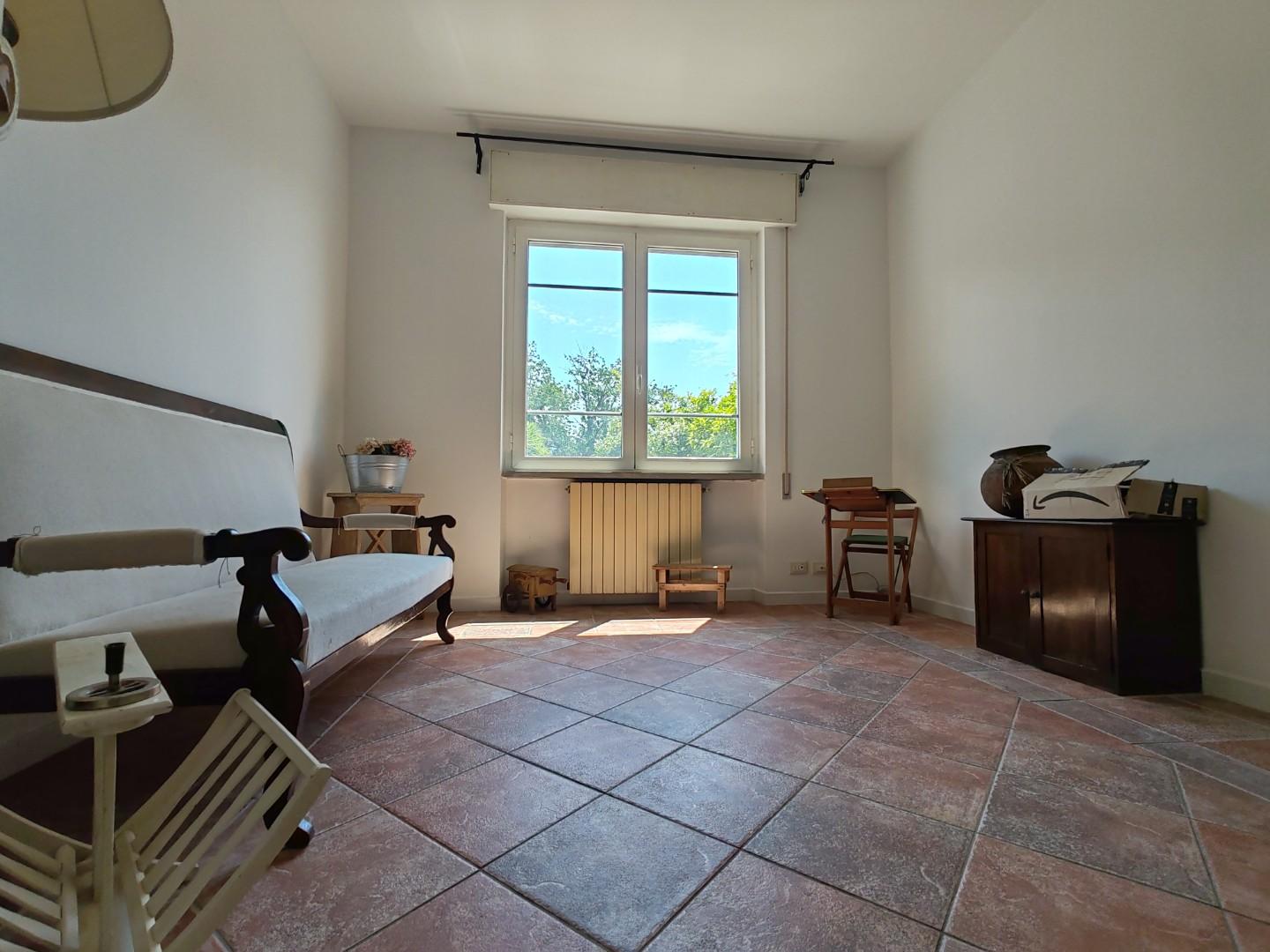 Immagine 4 di Appartamento in vendita  a Massa