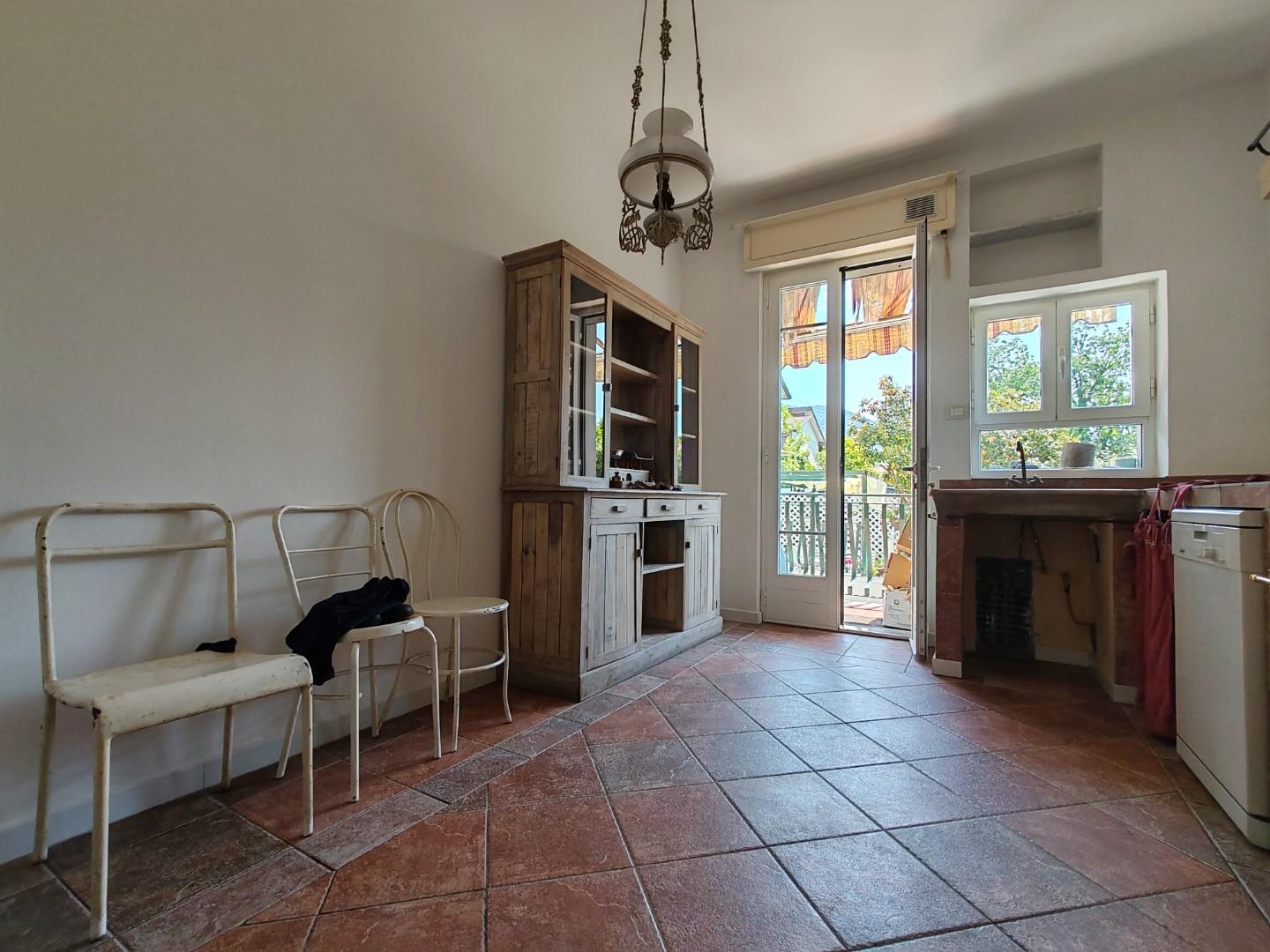 Immagine 9 di Appartamento in vendita  a Massa