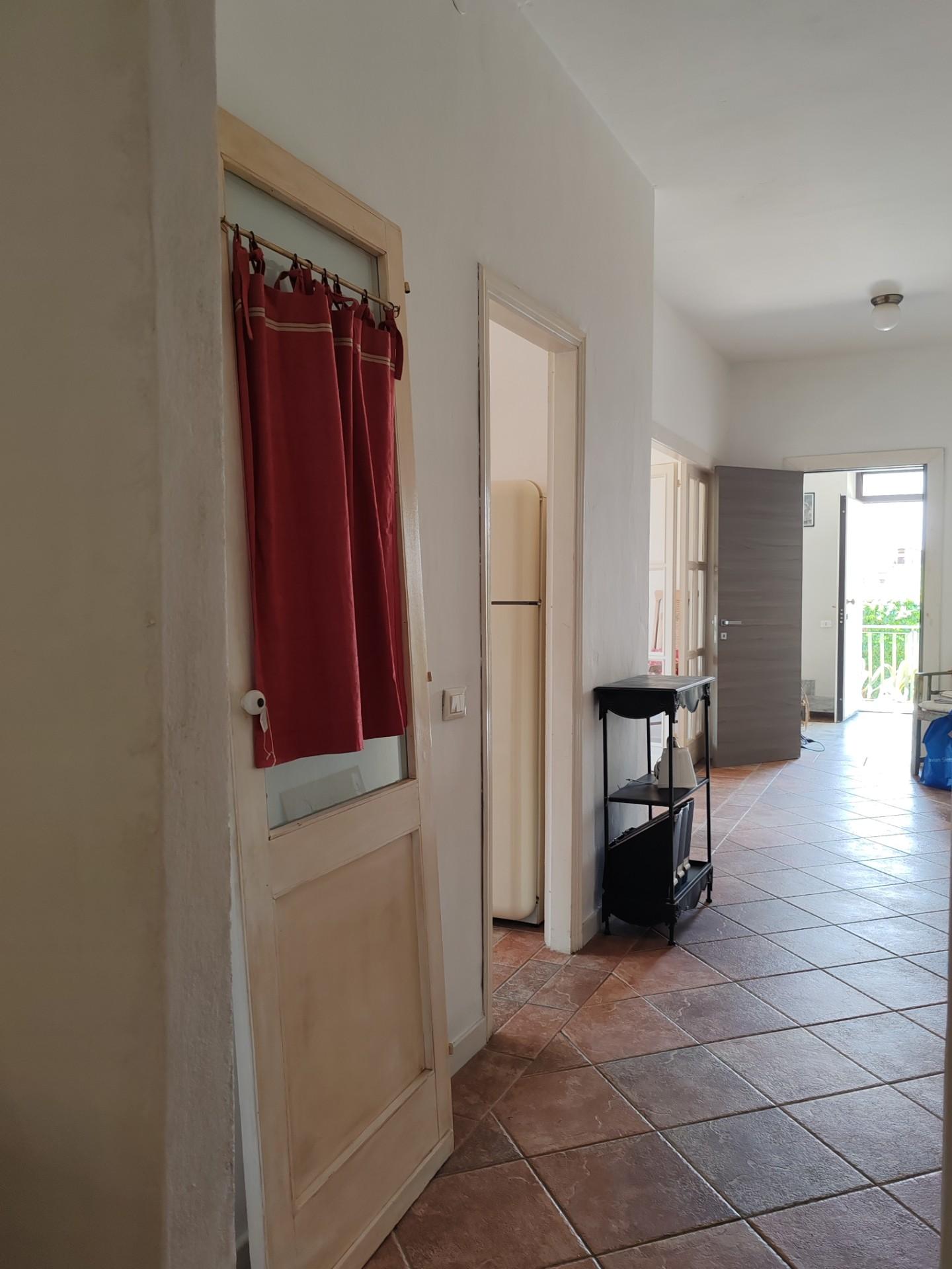 Immagine 11 di Appartamento in vendita  a Massa