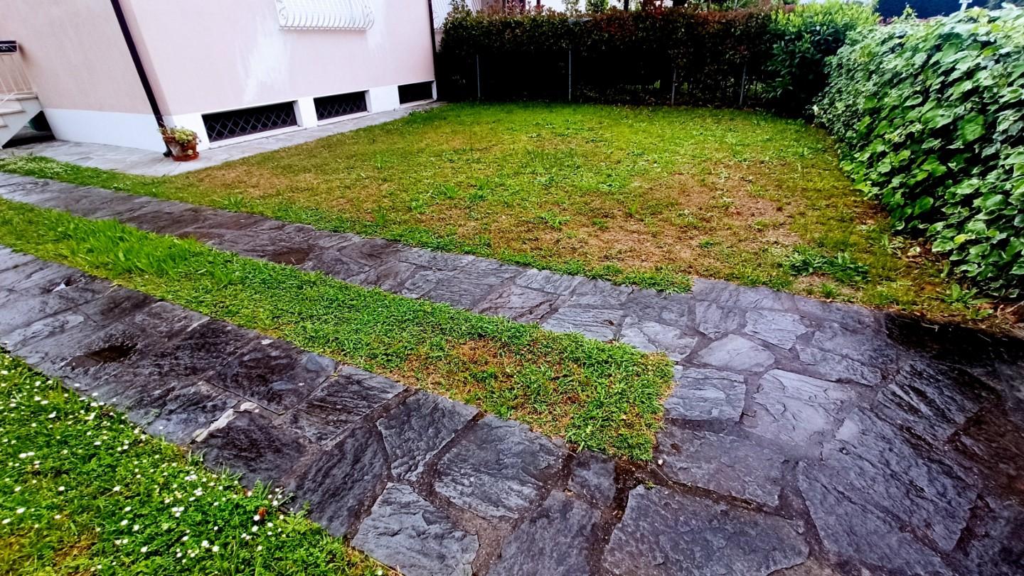 Immagine 22 di Casa semindipendente in vendita  a Pietrasanta