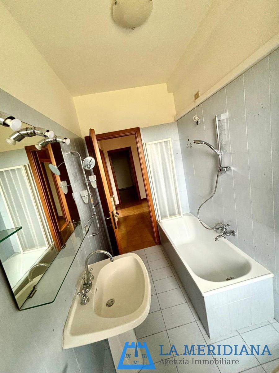 Immagine 11 di Appartamento in vendita  a Lamporecchio