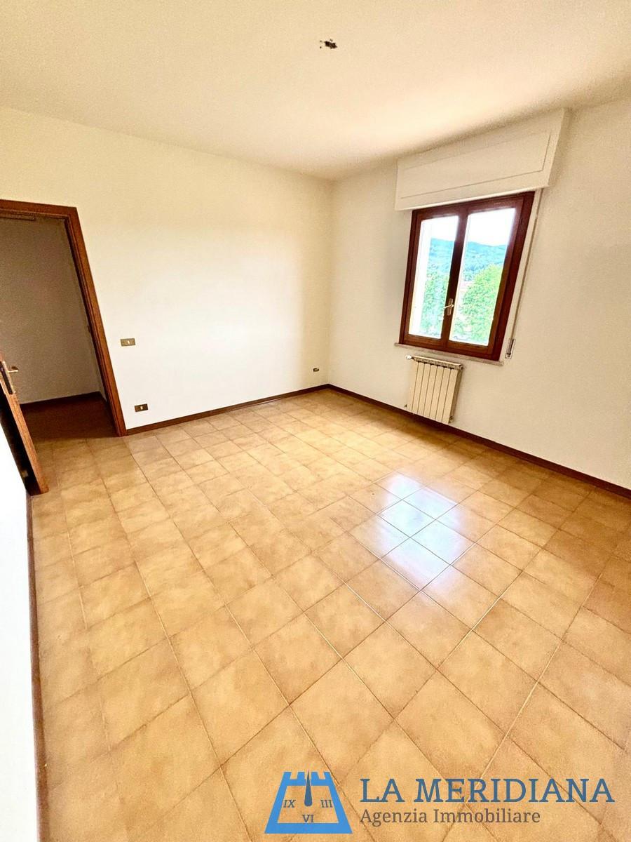 Immagine 4 di Appartamento in vendita  a Lamporecchio