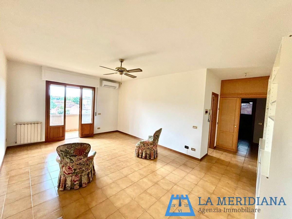 Immagine 2 di Appartamento in vendita  a Lamporecchio