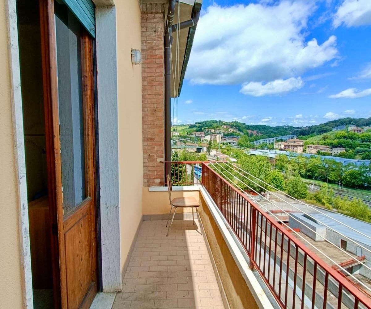 Immagine 3 di Appartamento in vendita  a Siena