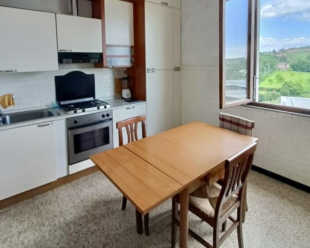 Immagine 6 di Appartamento in vendita  a Siena