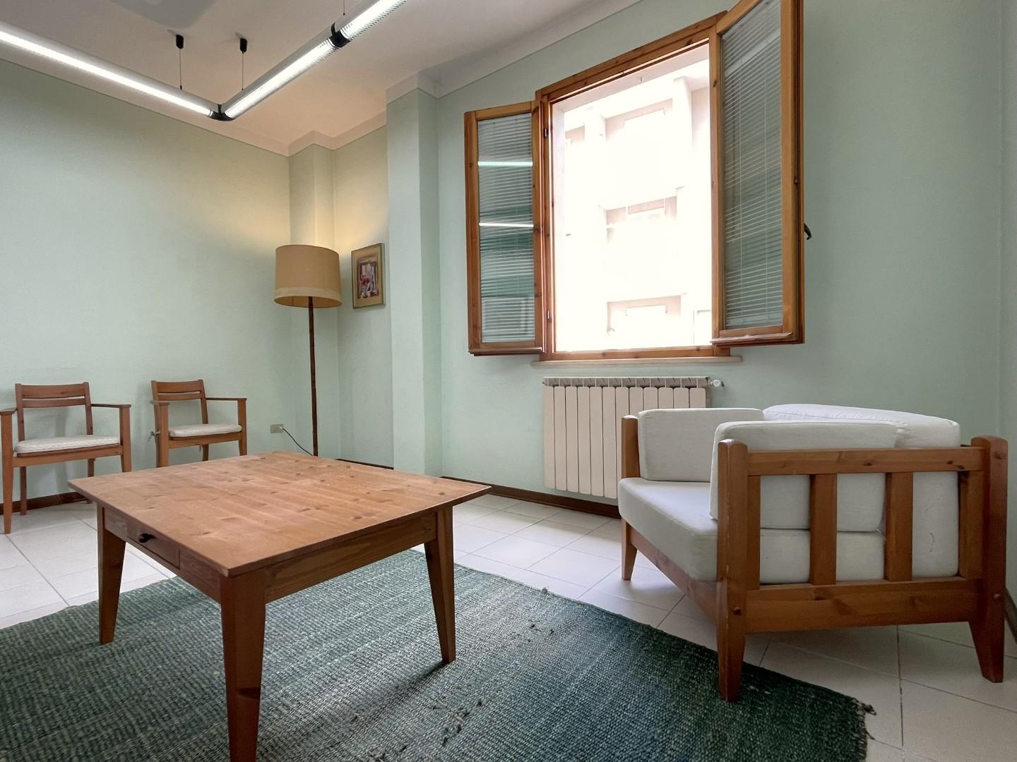 Immagine 9 di Ufficio in vendita  a San Miniato