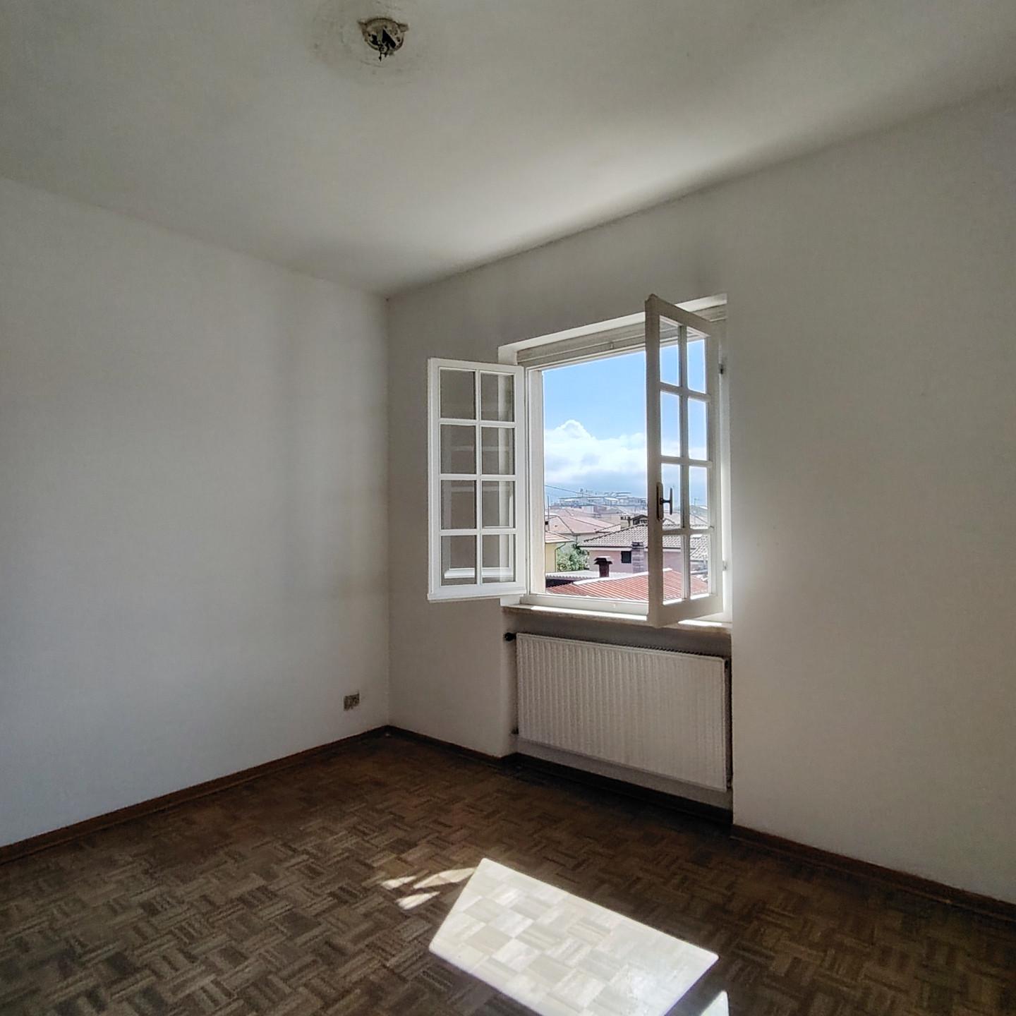 Immagine 17 di Casa trifamiliare in vendita  a Carrara