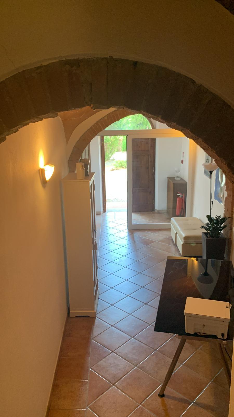 Immagine 13 di Albergo/B&B/Residence in vendita  a Riparbella
