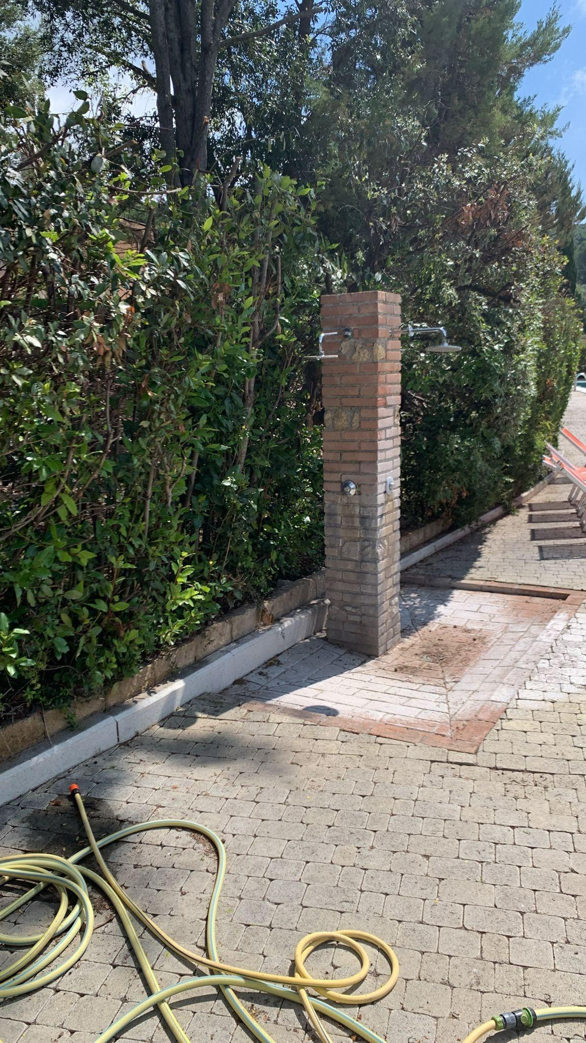 Immagine 19 di Albergo/B&B/Residence in vendita  a Riparbella