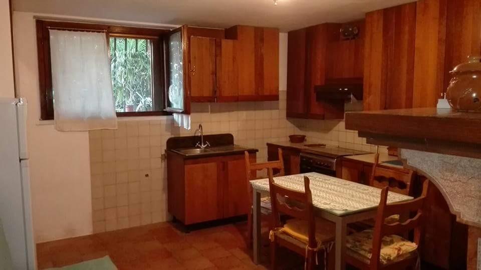 Immagine 11 di Villetta a schiera in vendita  a Carrara