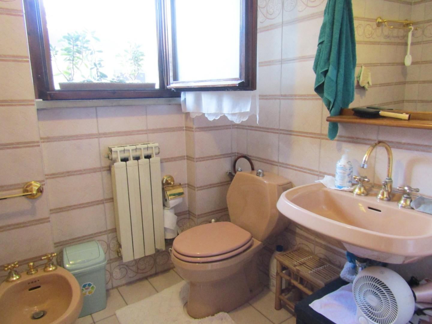 Immagine 9 di Villetta a schiera in vendita  a Carrara