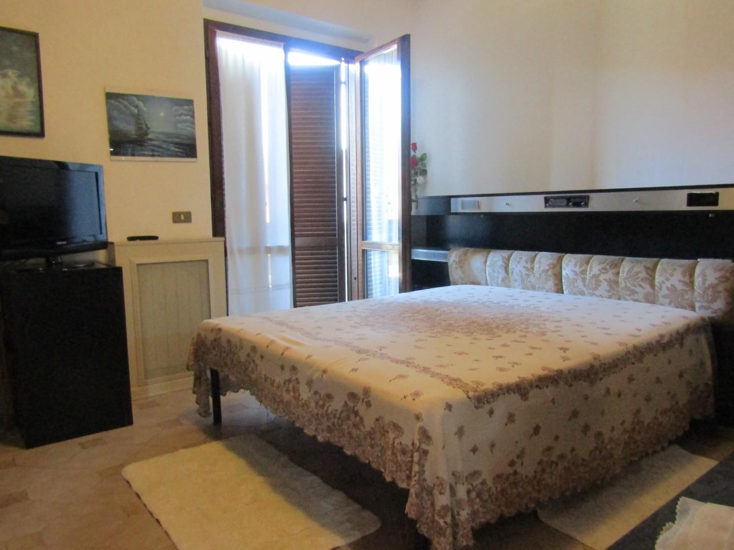 Immagine 7 di Villetta a schiera in vendita  a Carrara