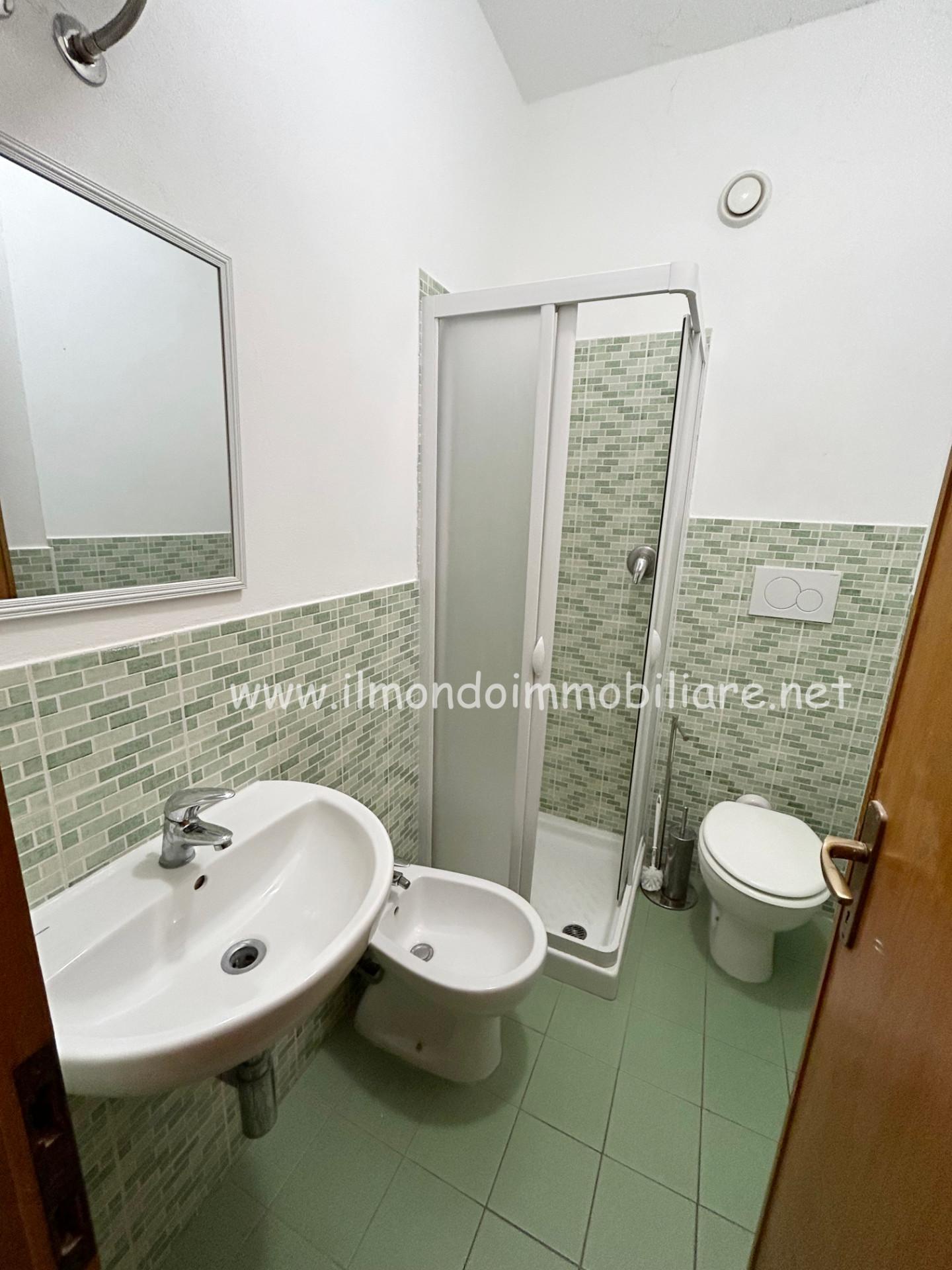 Immagine 8 di Appartamento in vendita  a Rosignano Marittimo