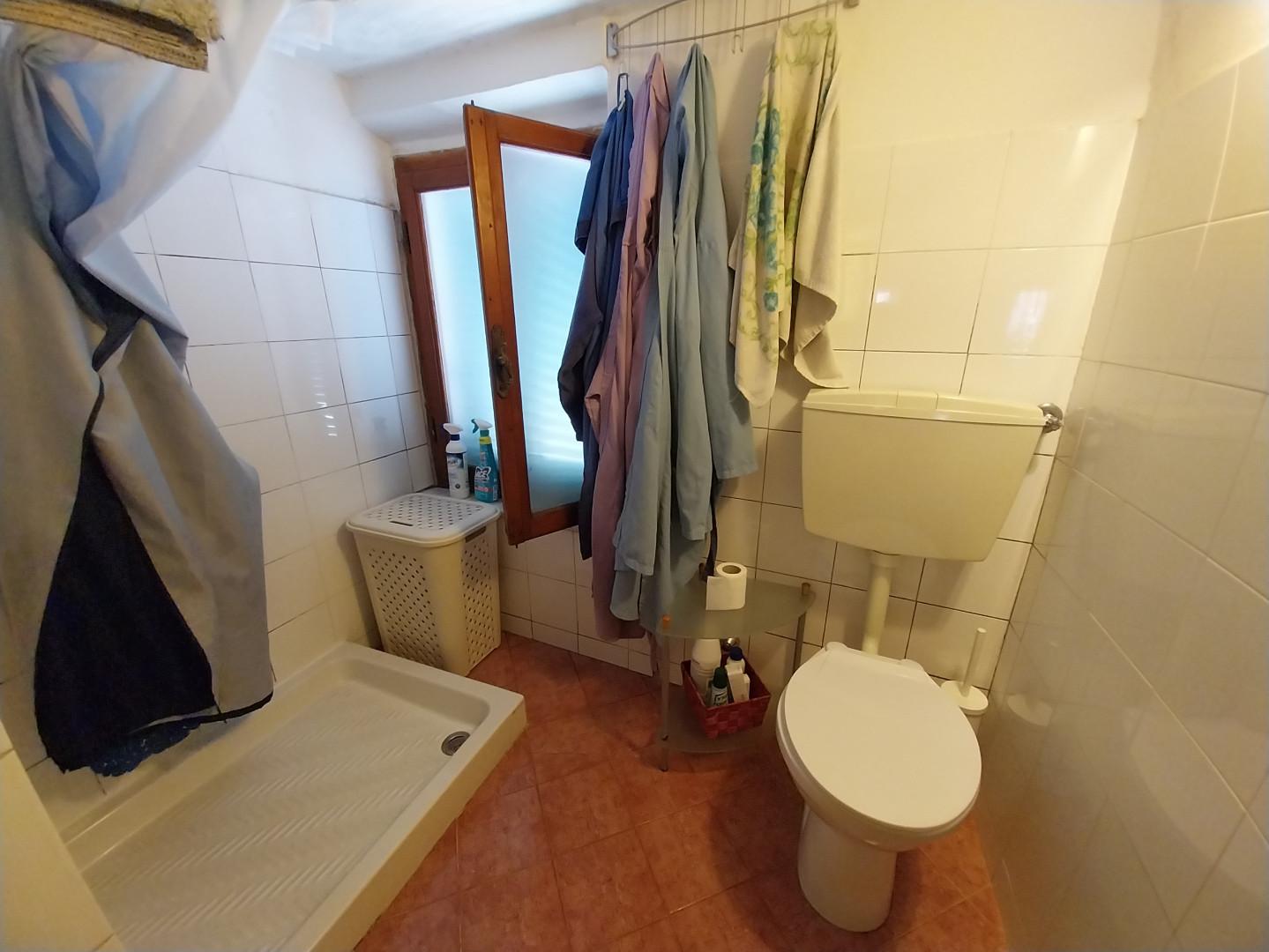 Immagine 17 di Appartamento in vendita  a Calci