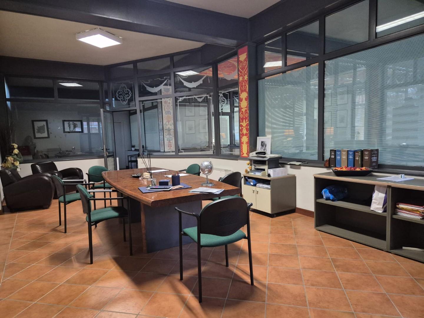 Immagine 5 di Ufficio in affitto  a Pontedera