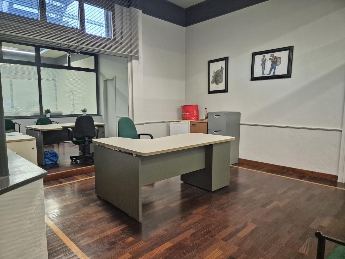 Immagine 3 di Ufficio in affitto  a Pontedera