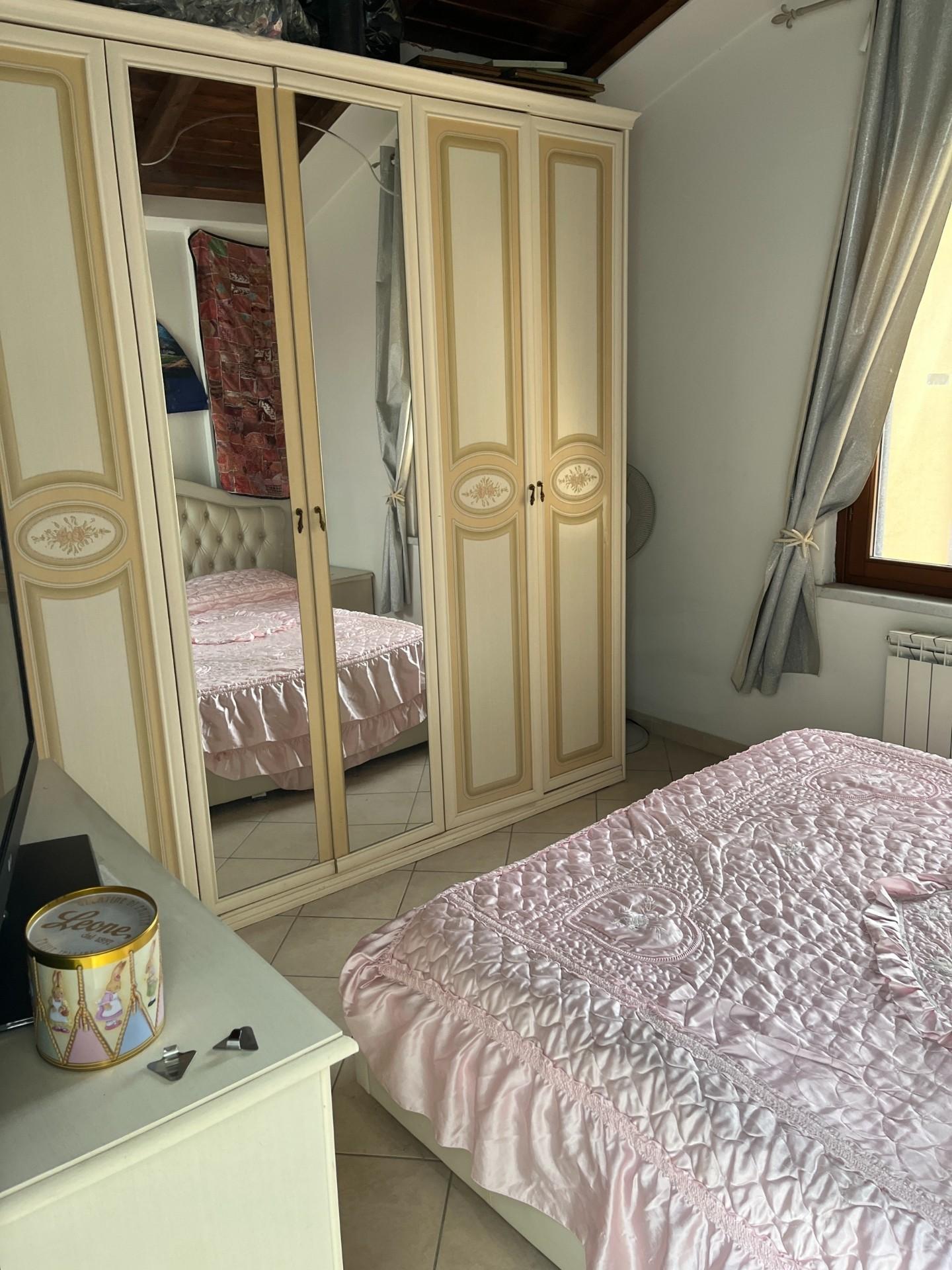 Immagine 21 di Terratetto in vendita  a Massa