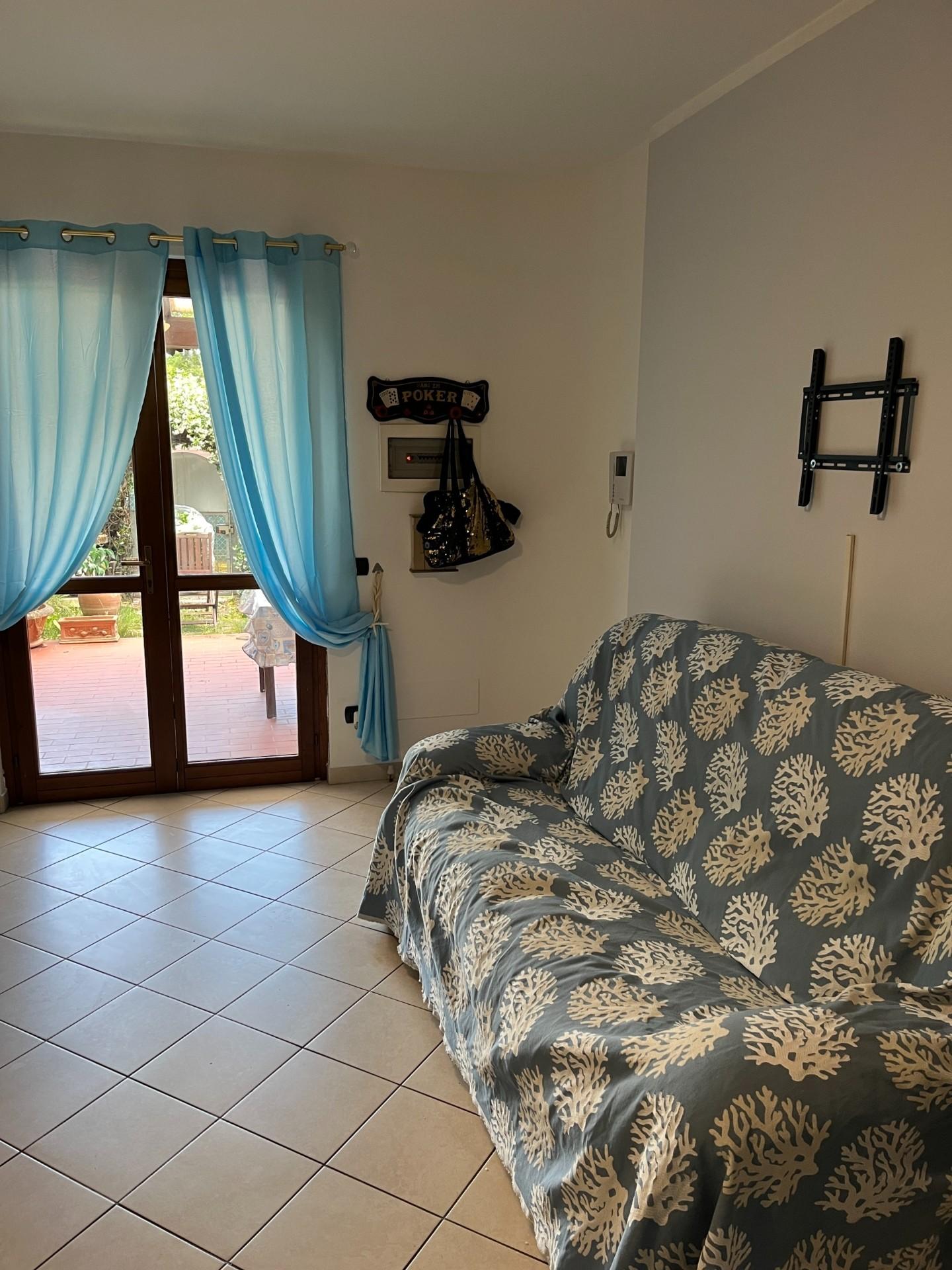 Immagine 4 di Terratetto in vendita  a Massa