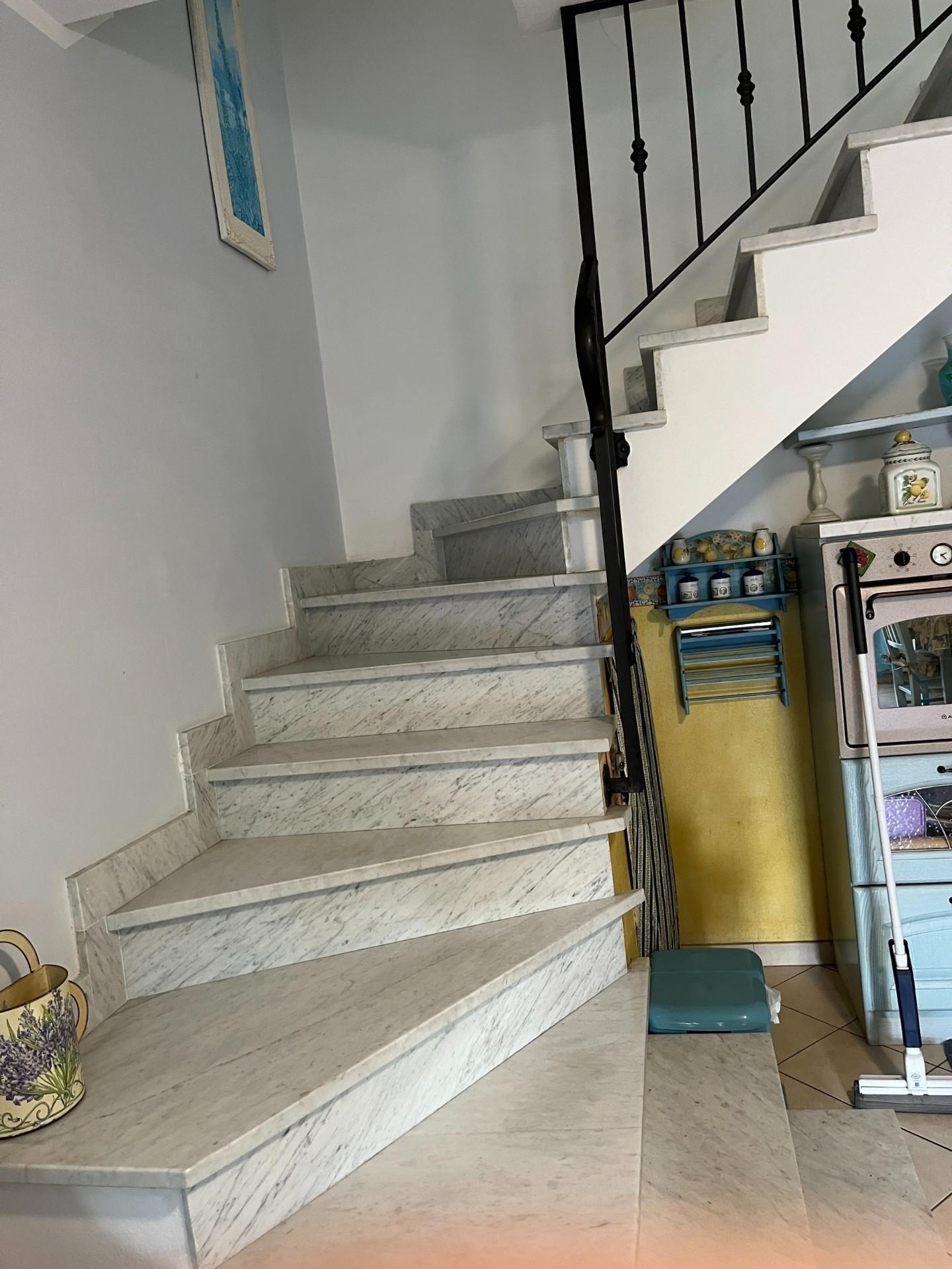 Immagine 6 di Terratetto in vendita  a Massa