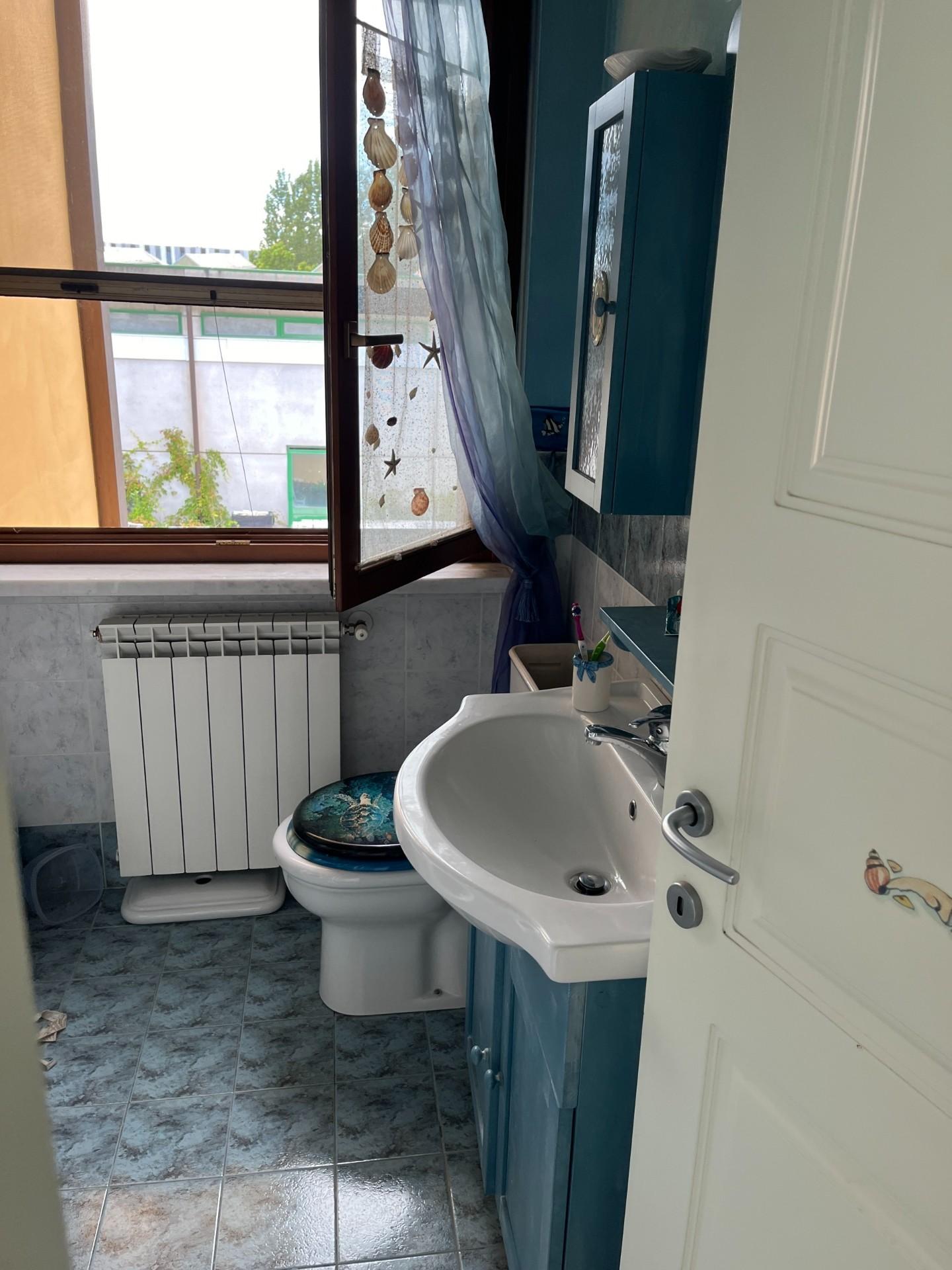 Immagine 11 di Terratetto in vendita  a Massa