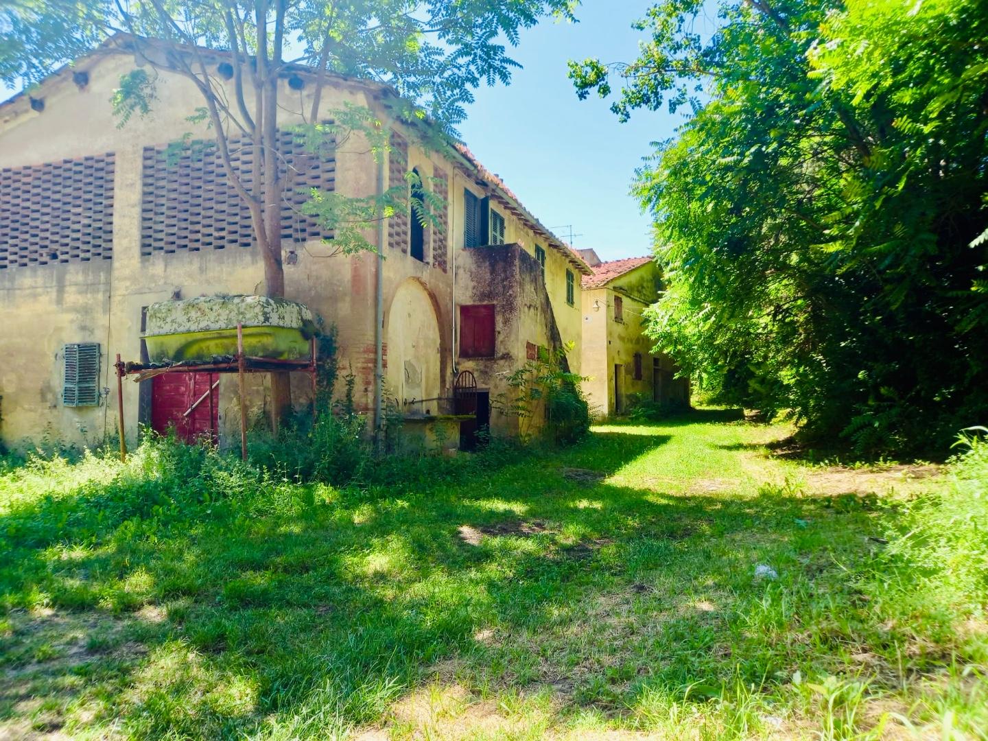 Immagine 1 di Casa colonica in vendita  a Castelfiorentino