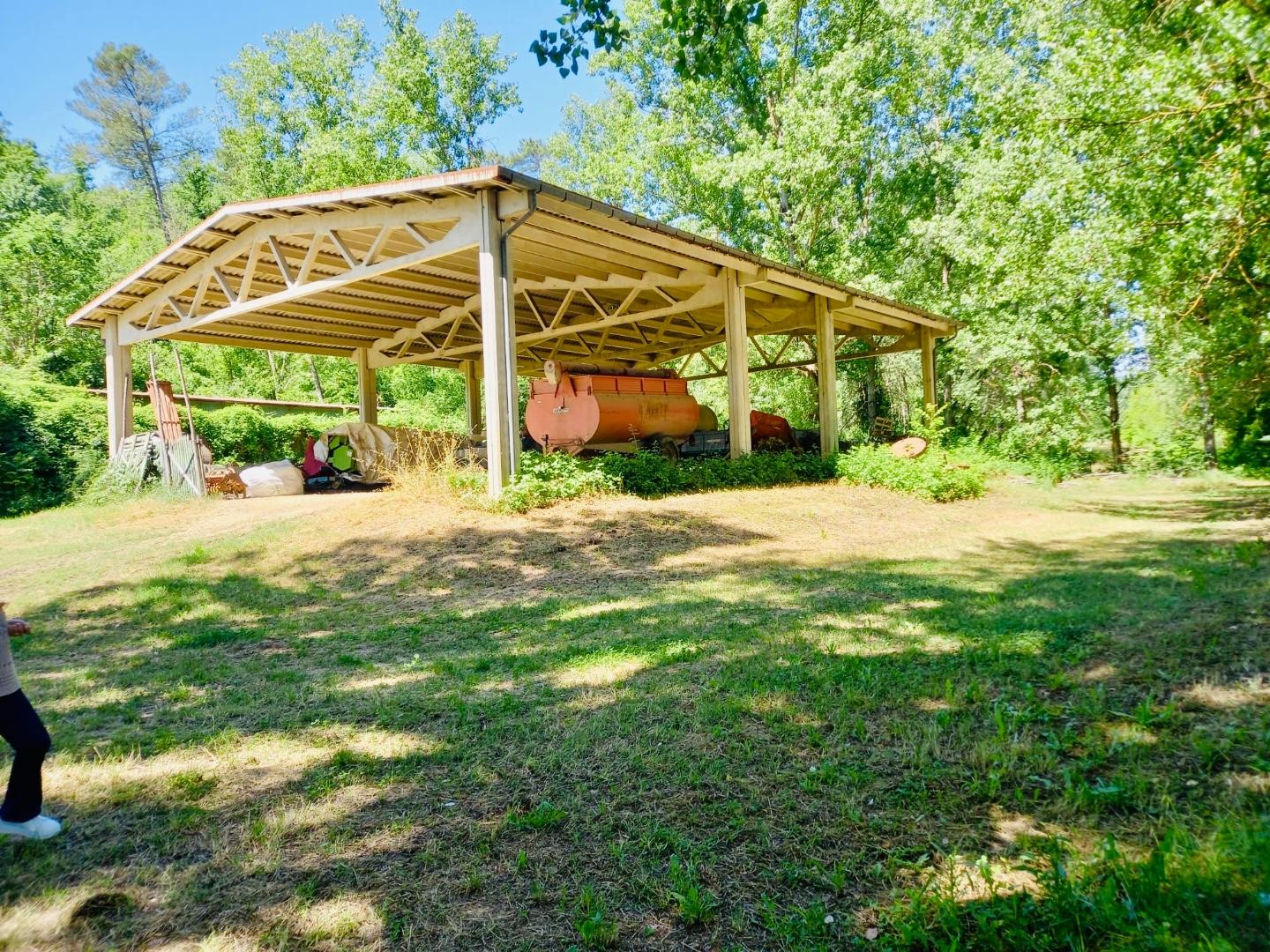 Immagine 12 di Casa colonica in vendita  a Castelfiorentino