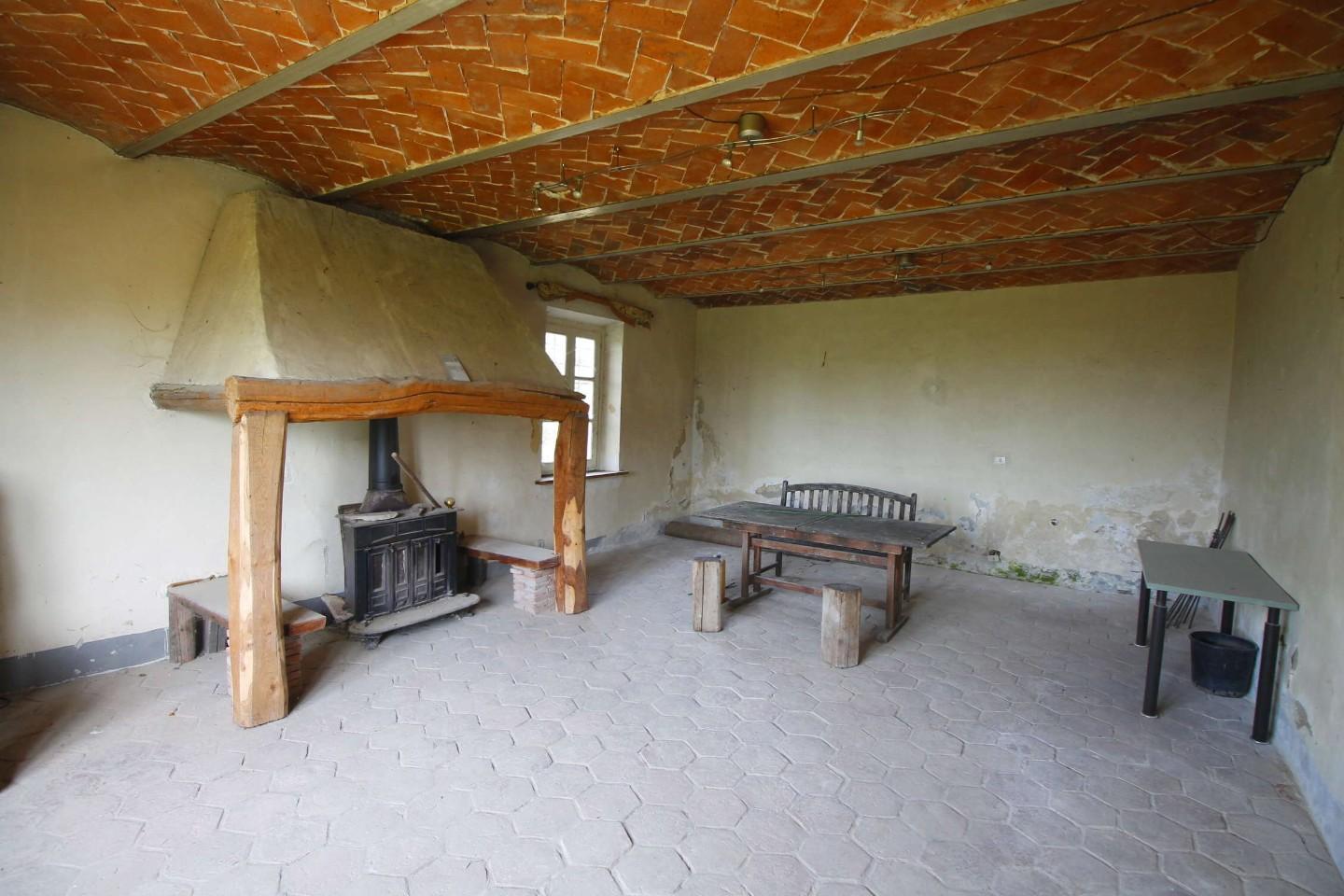 Immagine 11 di Casa colonica in vendita  a Monsummano Terme