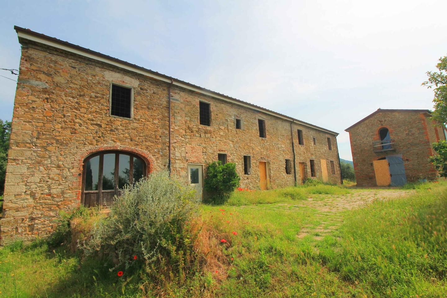 Immagine 2 di Casa colonica in vendita  a Monsummano Terme