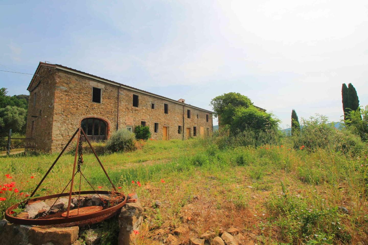 Immagine 26 di Casa colonica in vendita  a Monsummano Terme