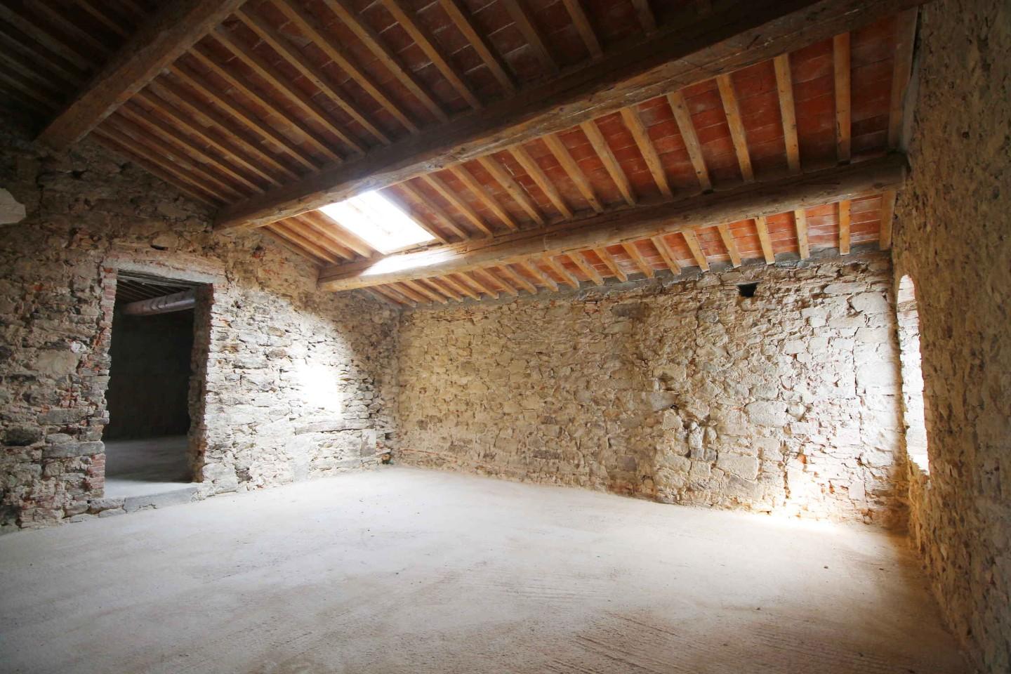 Immagine 22 di Casa colonica in vendita  a Monsummano Terme