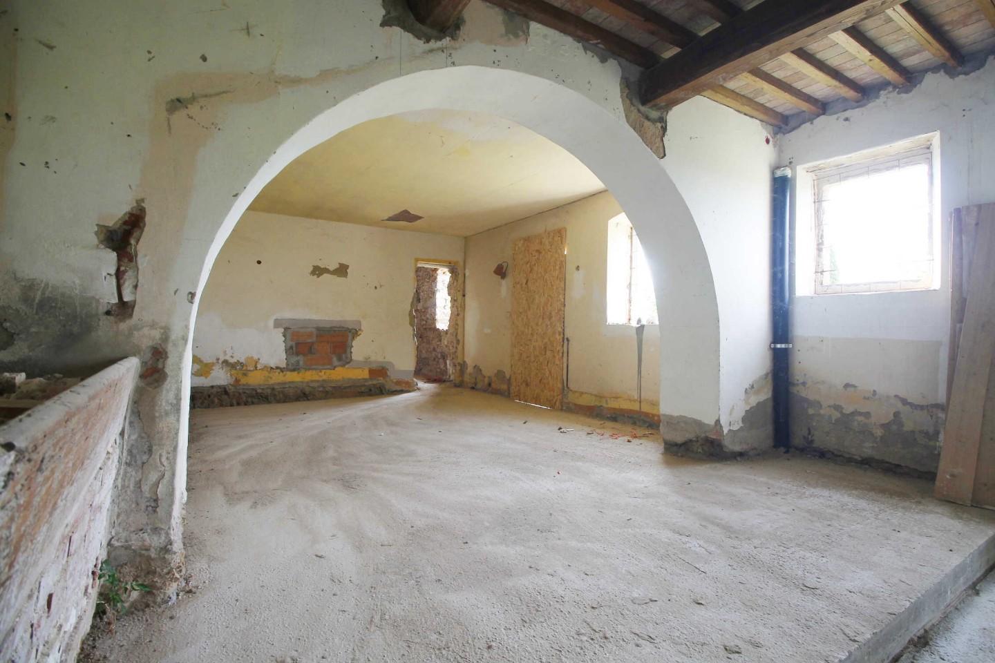 Immagine 14 di Casa colonica in vendita  a Monsummano Terme