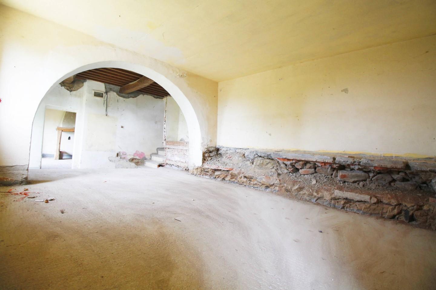 Immagine 15 di Casa colonica in vendita  a Monsummano Terme