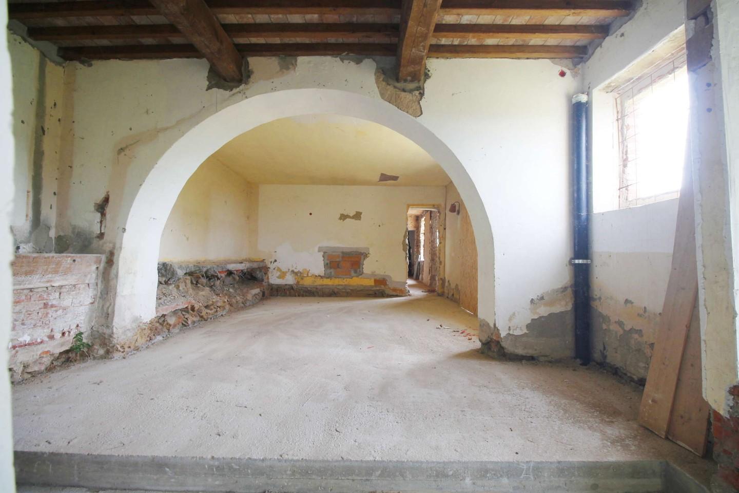 Immagine 13 di Casa colonica in vendita  a Monsummano Terme