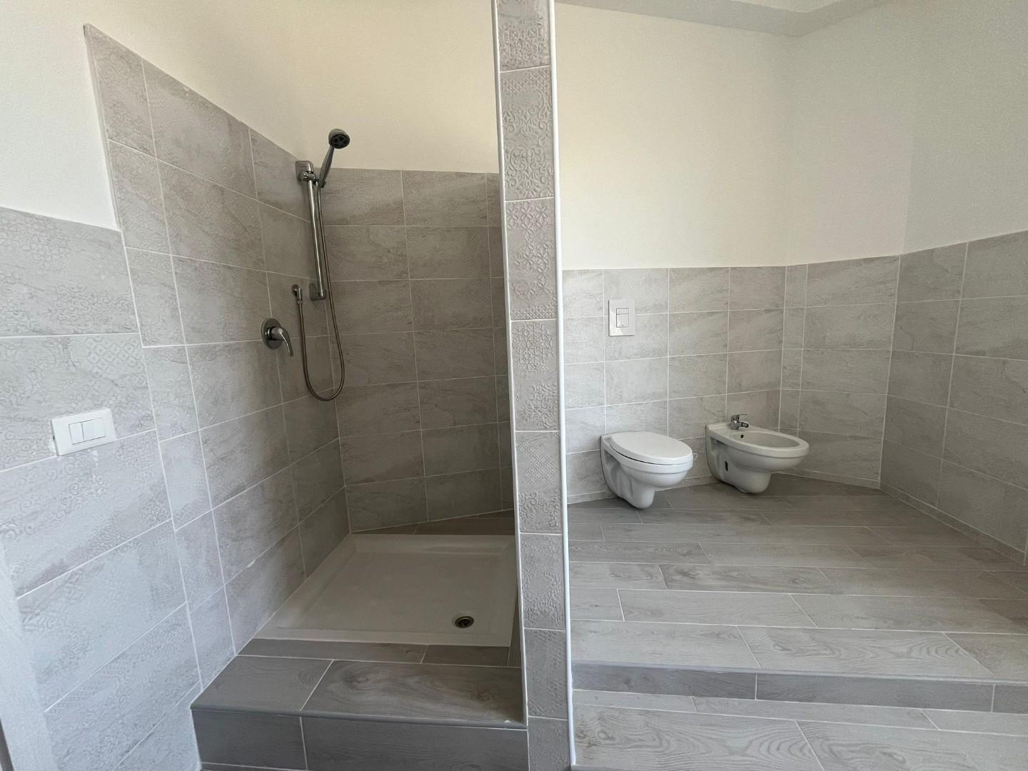 Immagine 12 di Appartamento in vendita  a Livorno