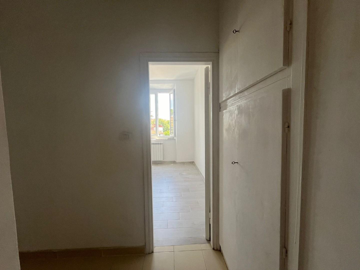 Immagine 7 di Appartamento in vendita  a Livorno