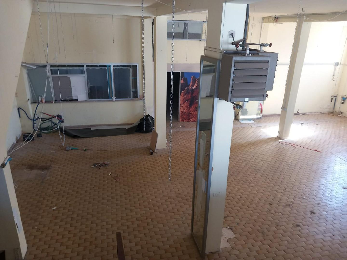 Immagine 6 di Locale commerciale in affitto  a Cascina