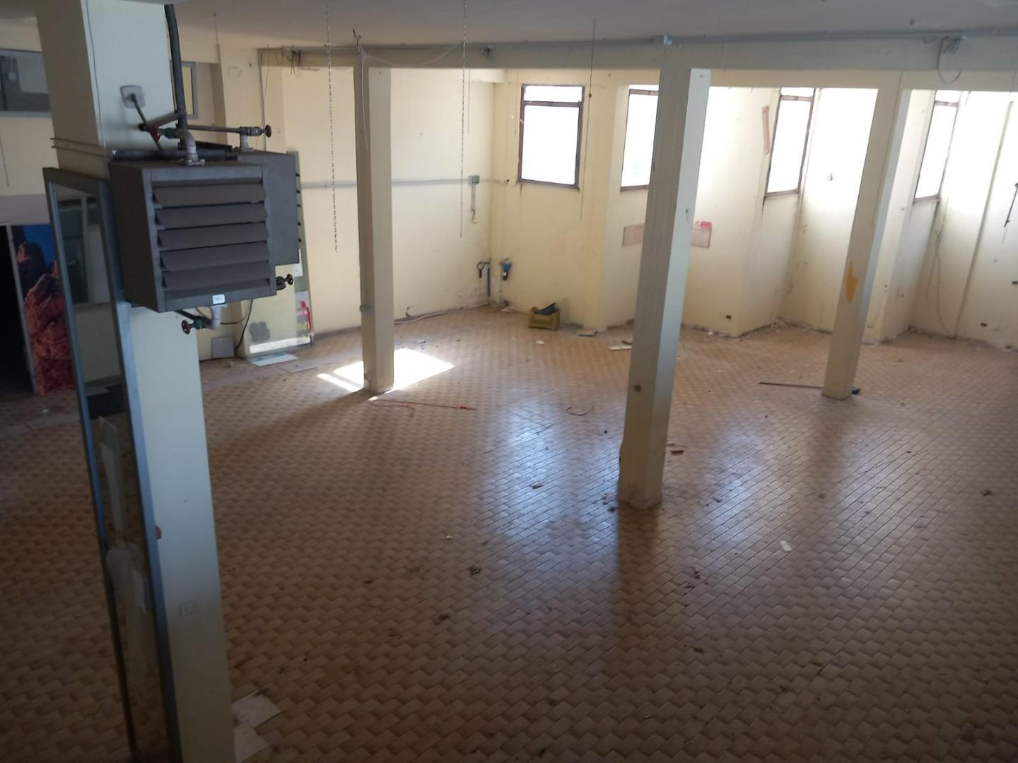 Immagine 9 di Locale commerciale in affitto  a Cascina